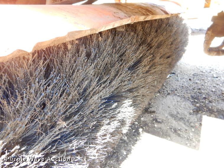 image for item EJ9908 2000 Broce RJ-350 broom