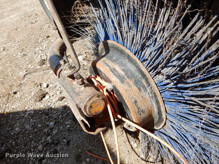 image for item EJ9908 2000 Broce RJ-350 broom