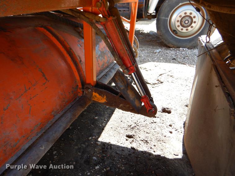 image for item EJ9908 2000 Broce RJ-350 broom