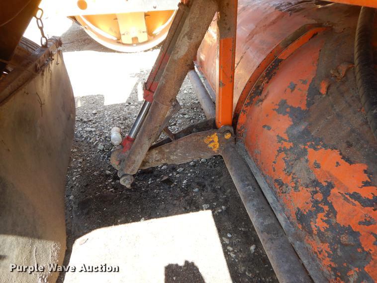 image for item EJ9908 2000 Broce RJ-350 broom