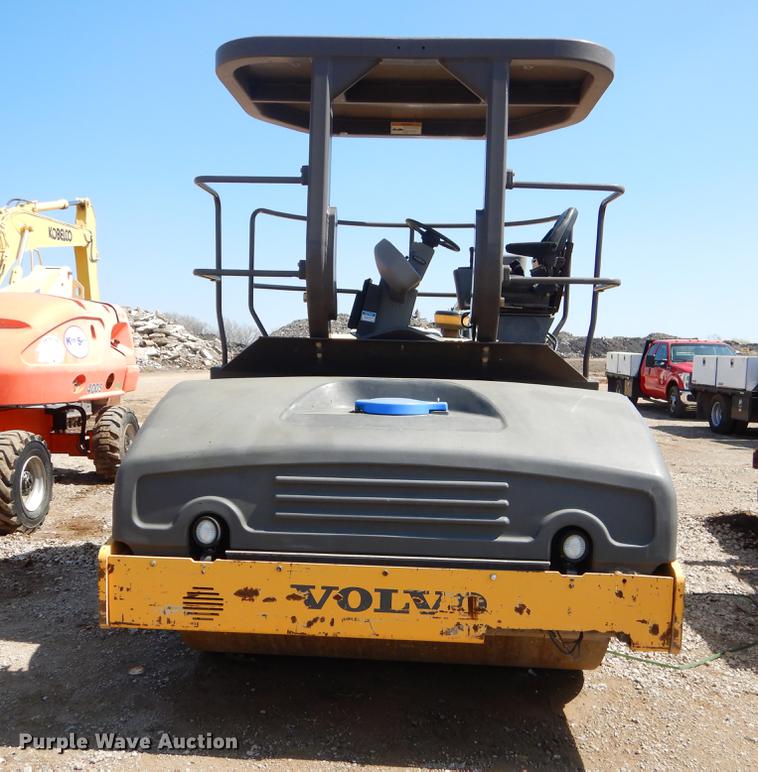 image for item EJ9909 Volvo DD118HF vibratory double drum roller