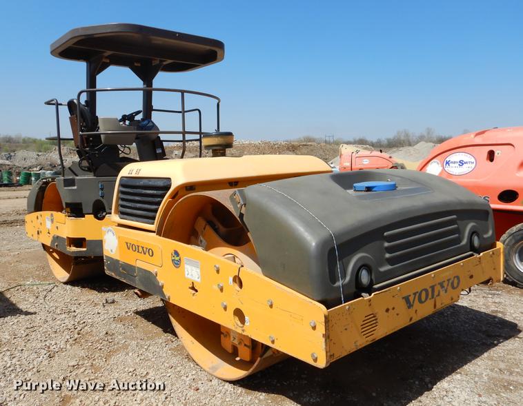 image for item EJ9909 Volvo DD118HF vibratory double drum roller