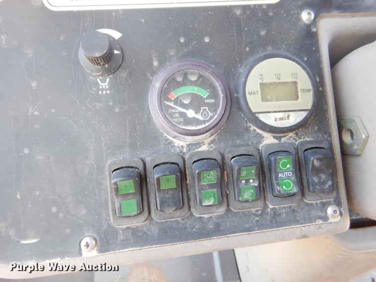 image for item EJ9909 Volvo DD118HF vibratory double drum roller