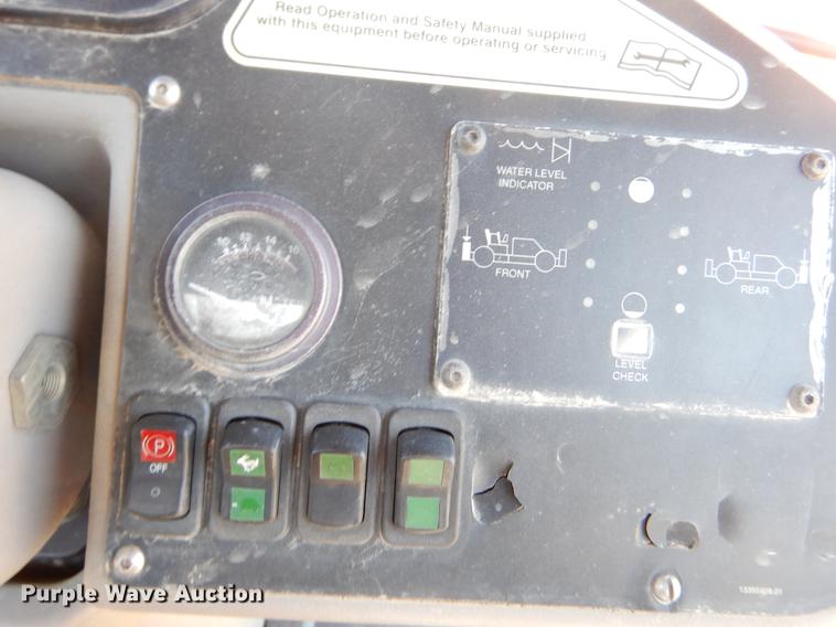 image for item EJ9909 Volvo DD118HF vibratory double drum roller