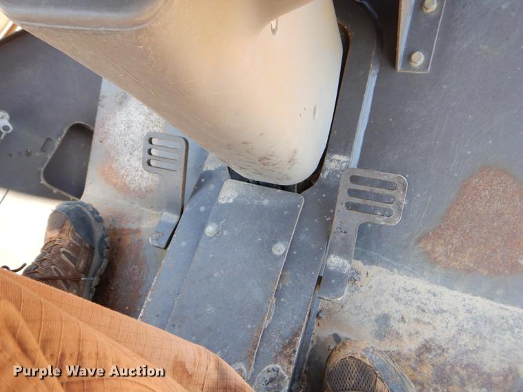 image for item EJ9909 Volvo DD118HF vibratory double drum roller