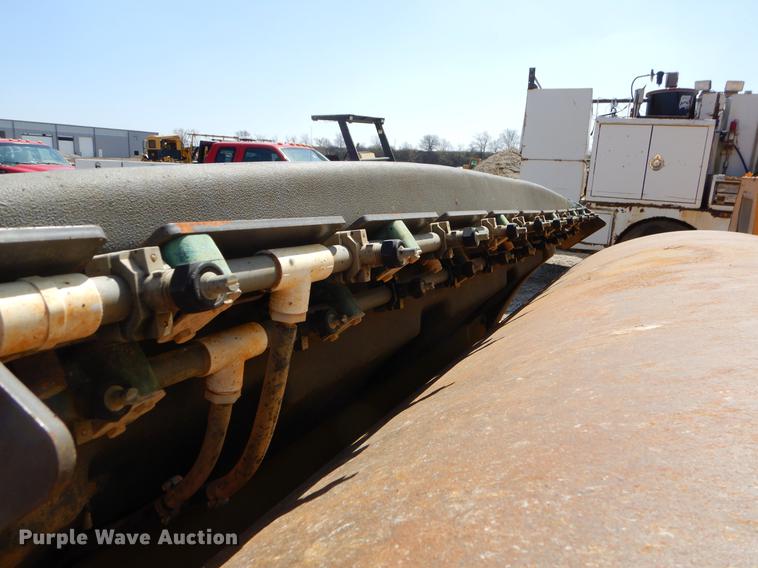 image for item EJ9909 Volvo DD118HF vibratory double drum roller