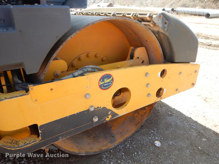 image for item EJ9909 Volvo DD118HF vibratory double drum roller
