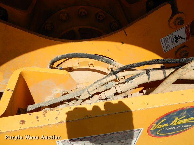 image for item EJ9909 Volvo DD118HF vibratory double drum roller