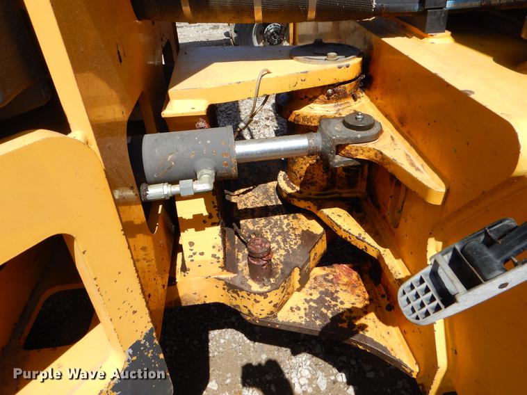 image for item EJ9909 Volvo DD118HF vibratory double drum roller