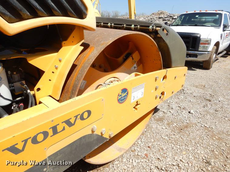 image for item EJ9909 Volvo DD118HF vibratory double drum roller