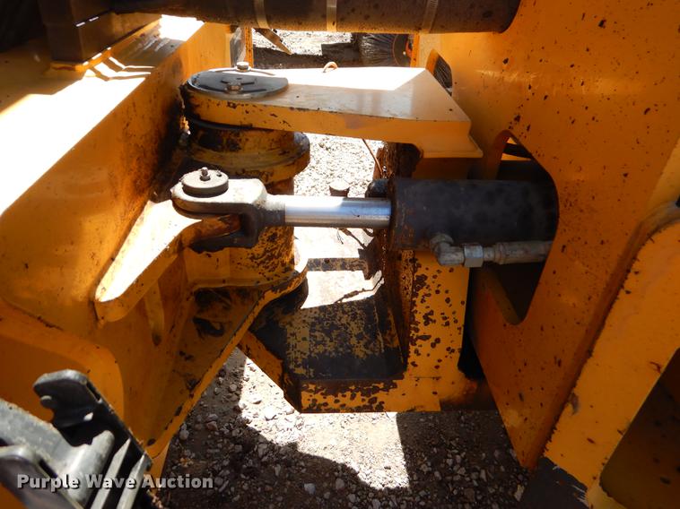 image for item EJ9909 Volvo DD118HF vibratory double drum roller