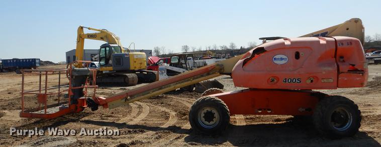 image for item EJ9911 2008 JLG 400S boom lift