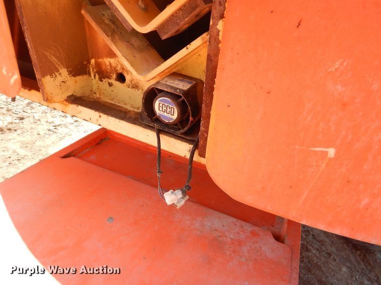 image for item EJ9911 2008 JLG 400S boom lift