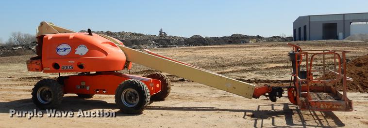 image for item EJ9912 2000 JLG 400S boom lift
