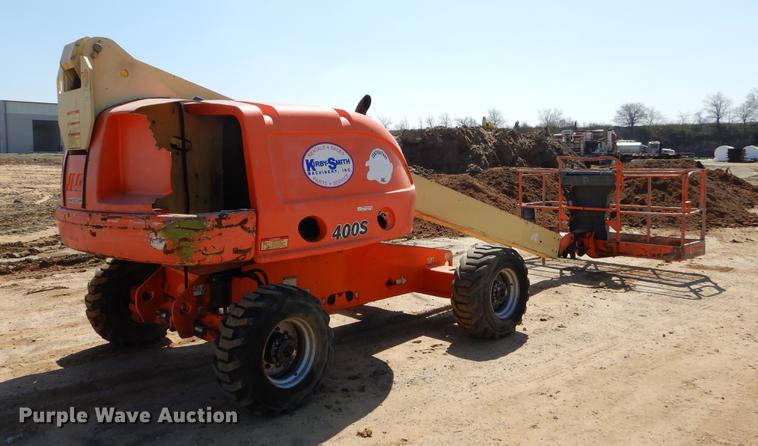image for item EJ9912 2000 JLG 400S boom lift