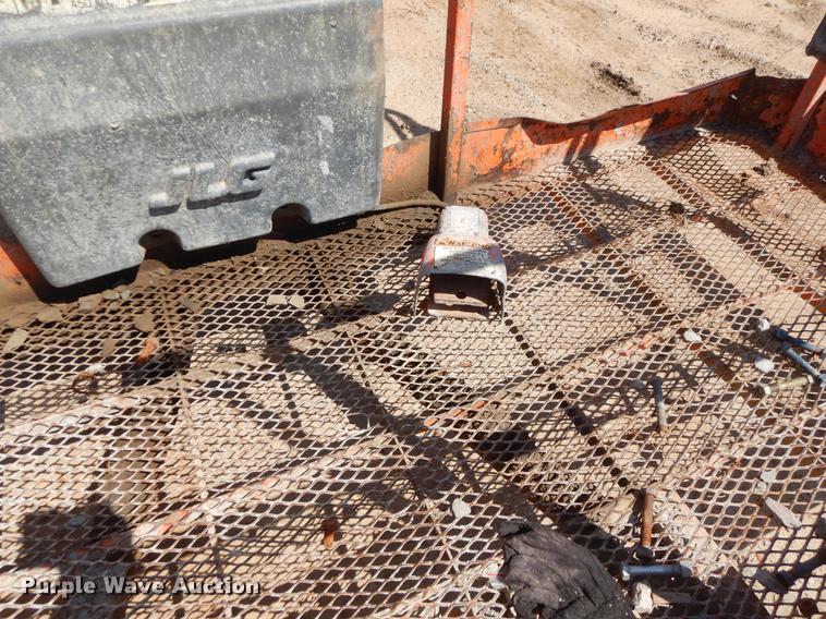 image for item EJ9912 2000 JLG 400S boom lift