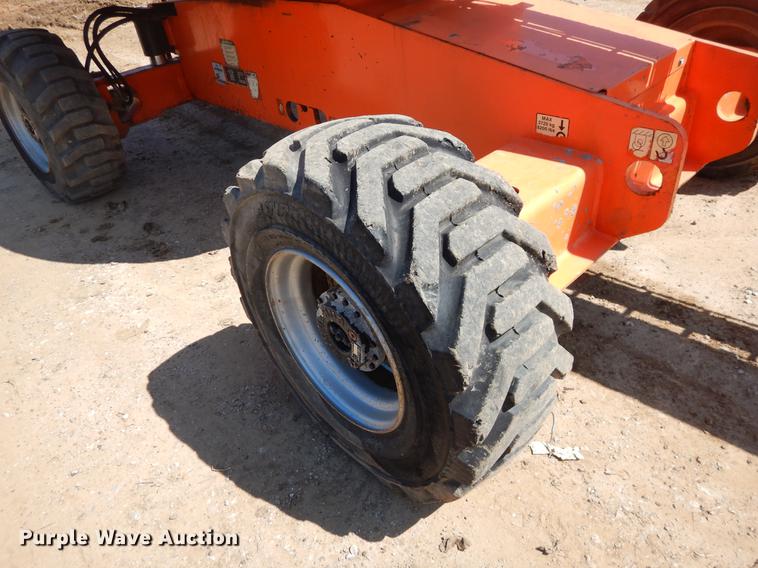 image for item EJ9912 2000 JLG 400S boom lift