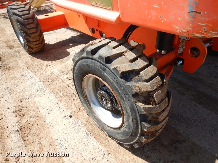 image for item EJ9912 2000 JLG 400S boom lift