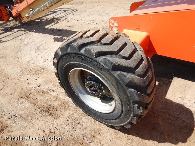 image for item EJ9912 2000 JLG 400S boom lift