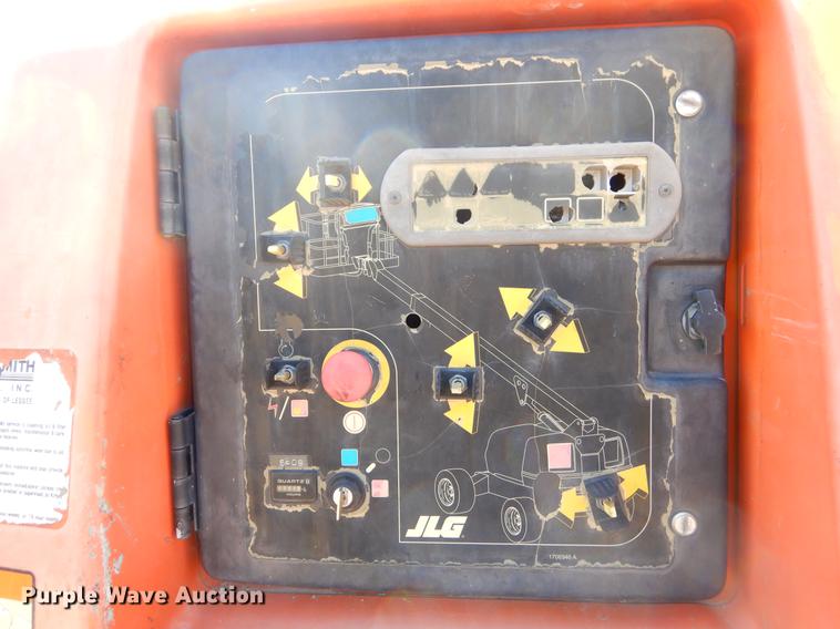 image for item EJ9912 2000 JLG 400S boom lift