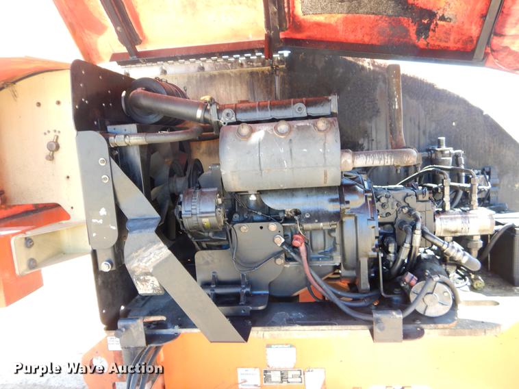 image for item EJ9912 2000 JLG 400S boom lift