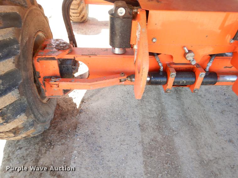 image for item EJ9912 2000 JLG 400S boom lift