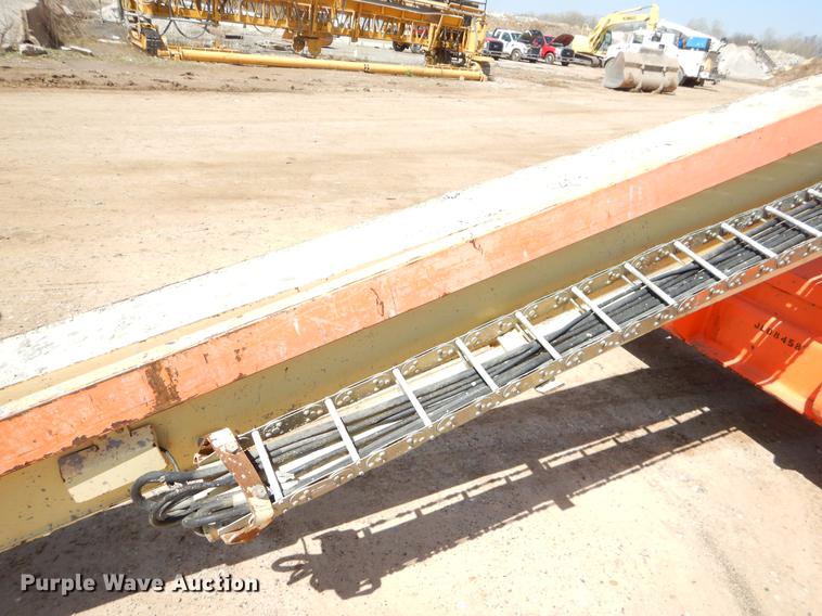 image for item EJ9912 2000 JLG 400S boom lift