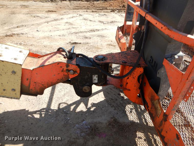 image for item EJ9912 2000 JLG 400S boom lift