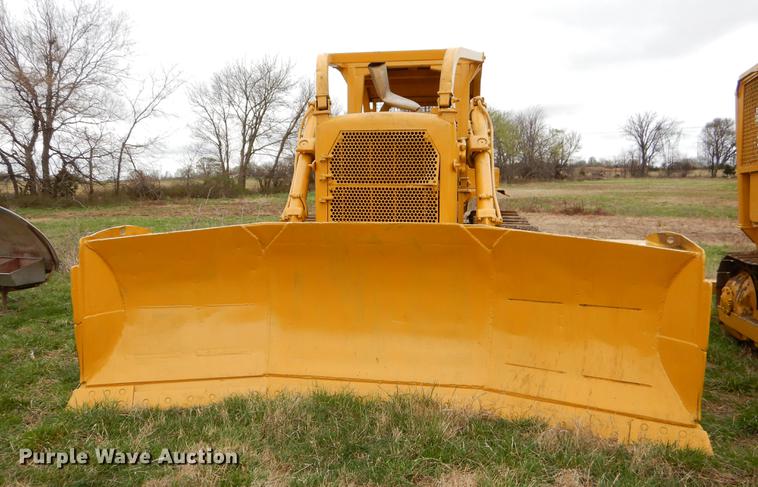 image for item EJ9953 1971 Caterpillar D8 dozer