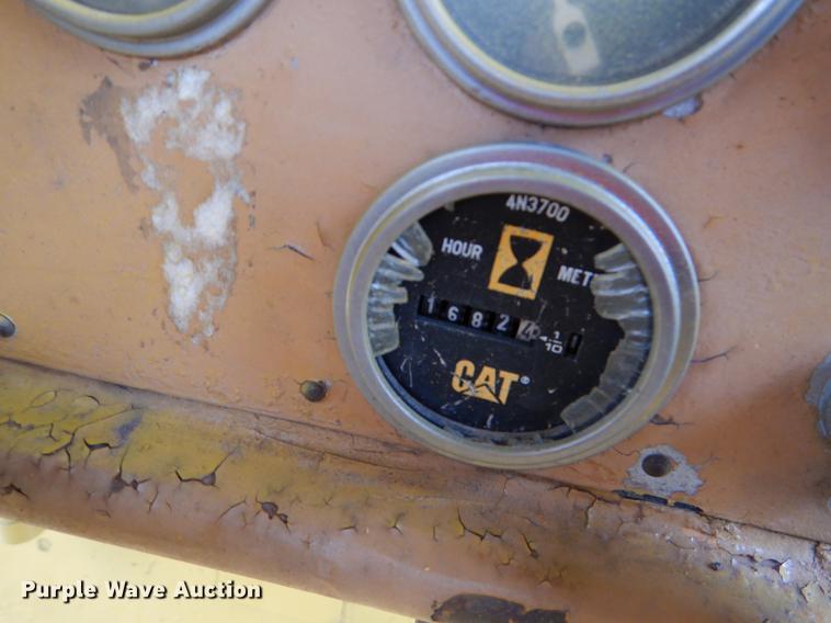 image for item EJ9953 1971 Caterpillar D8 dozer