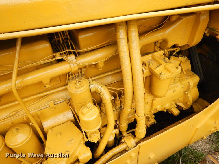 image for item EJ9953 1971 Caterpillar D8 dozer