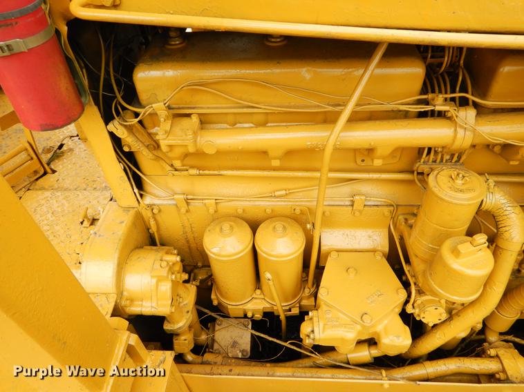 image for item EJ9953 1971 Caterpillar D8 dozer