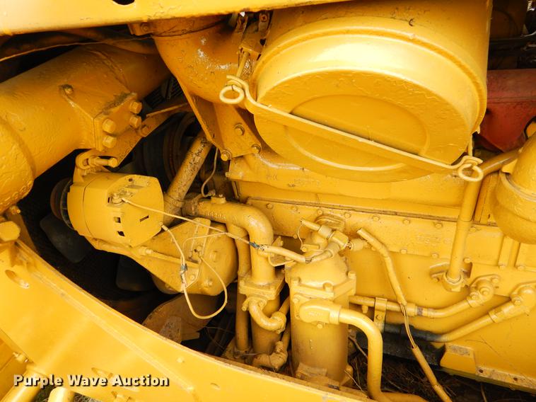 image for item EJ9953 1971 Caterpillar D8 dozer