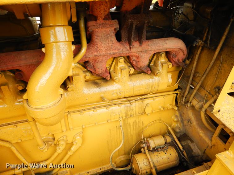 image for item EJ9953 1971 Caterpillar D8 dozer