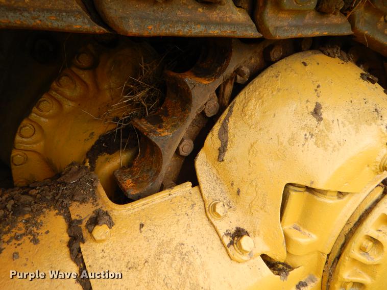 image for item EJ9953 1971 Caterpillar D8 dozer