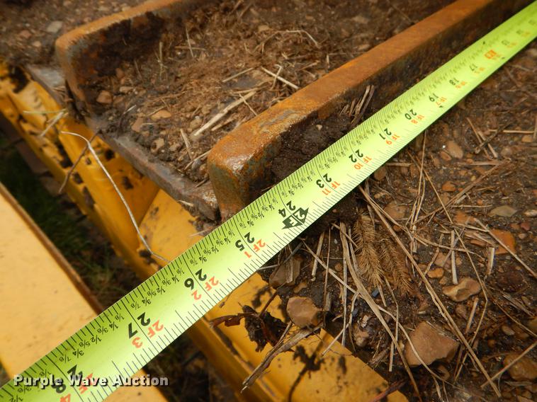 image for item EJ9953 1971 Caterpillar D8 dozer