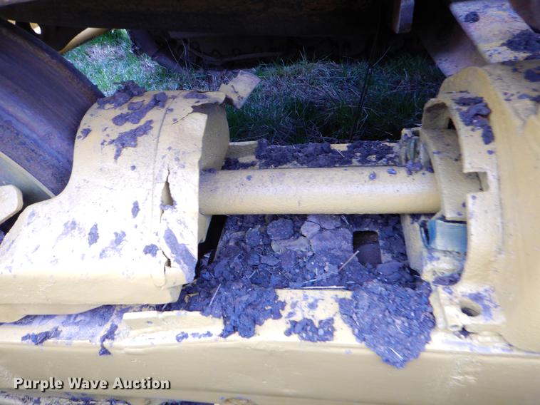 image for item EJ9953 1971 Caterpillar D8 dozer