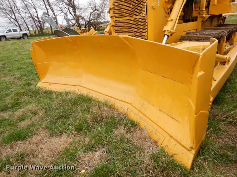 image for item EJ9953 1971 Caterpillar D8 dozer