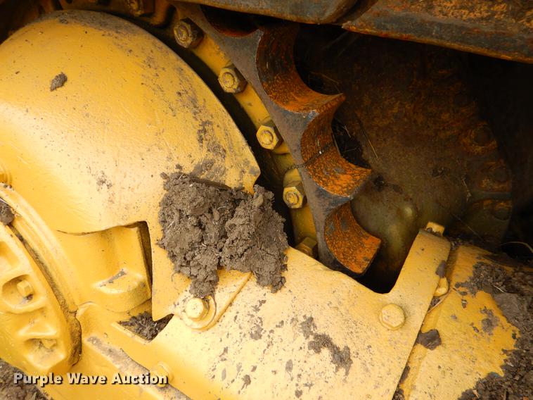 image for item EJ9953 1971 Caterpillar D8 dozer