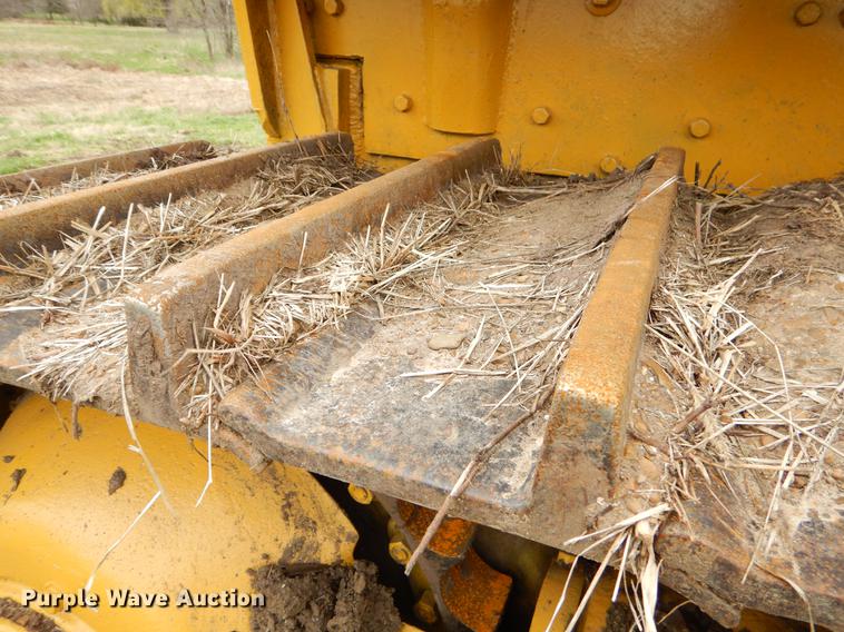 image for item EJ9953 1971 Caterpillar D8 dozer