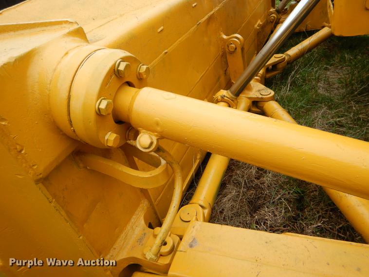 image for item EJ9953 1971 Caterpillar D8 dozer