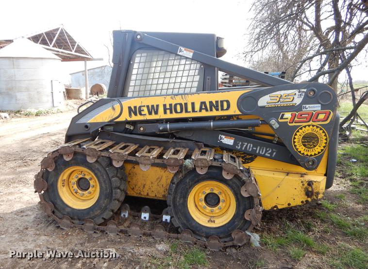 image for item EJ9971 2007 New Holland L190 skid steer