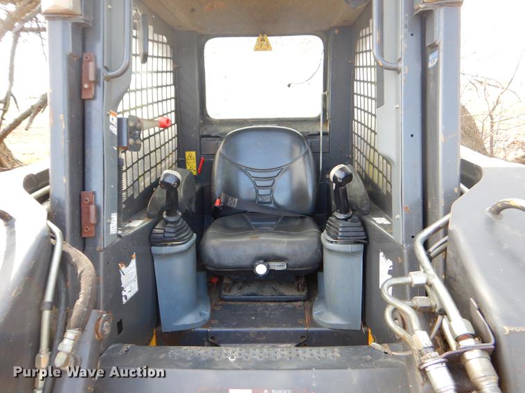 image for item EJ9971 2007 New Holland L190 skid steer