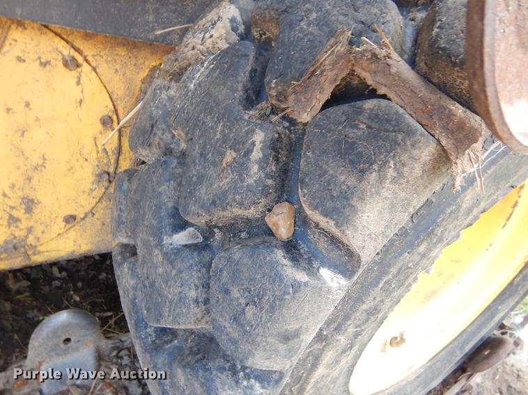 image for item EJ9971 2007 New Holland L190 skid steer