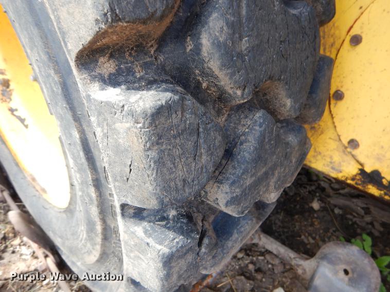 image for item EJ9971 2007 New Holland L190 skid steer