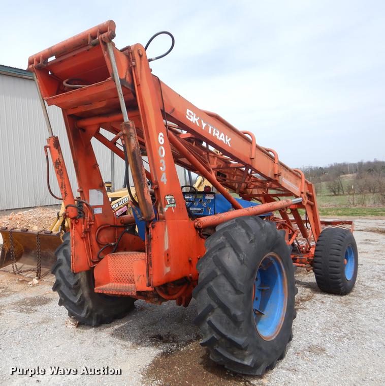 image for item EJ9993 SkyTrak 6034-2 telehandler