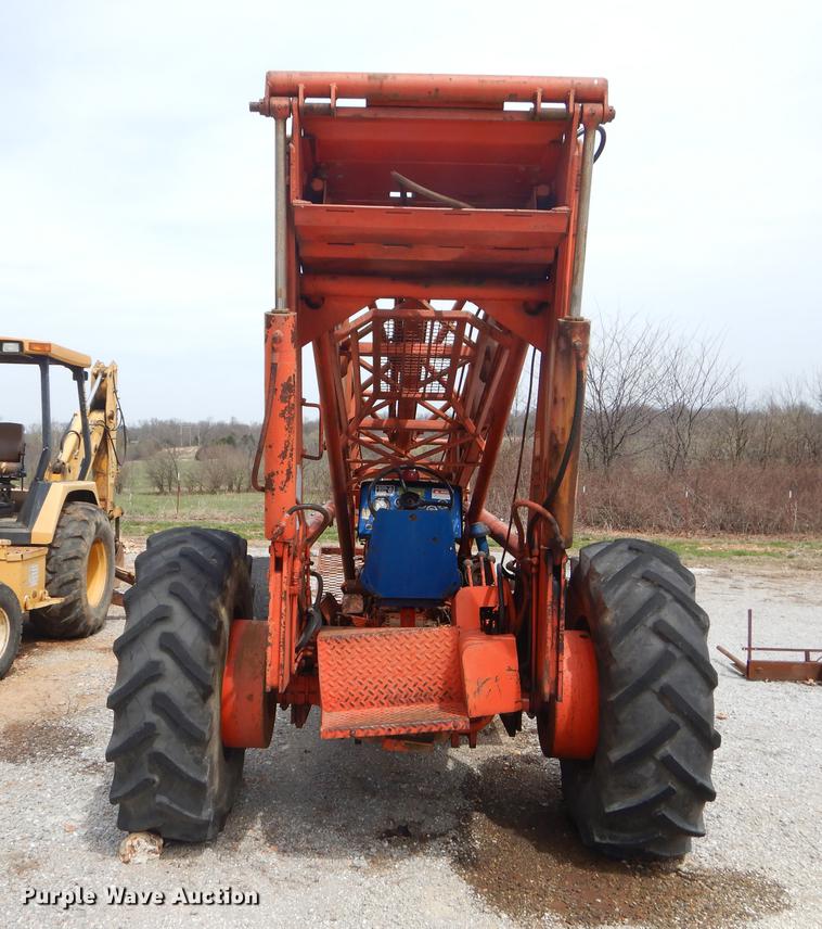 image for item EJ9993 SkyTrak 6034-2 telehandler