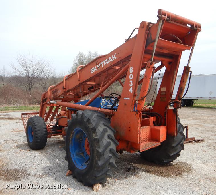 image for item EJ9993 SkyTrak 6034-2 telehandler