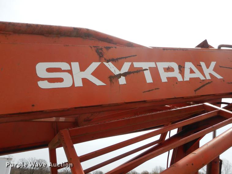 image for item EJ9993 SkyTrak 6034-2 telehandler
