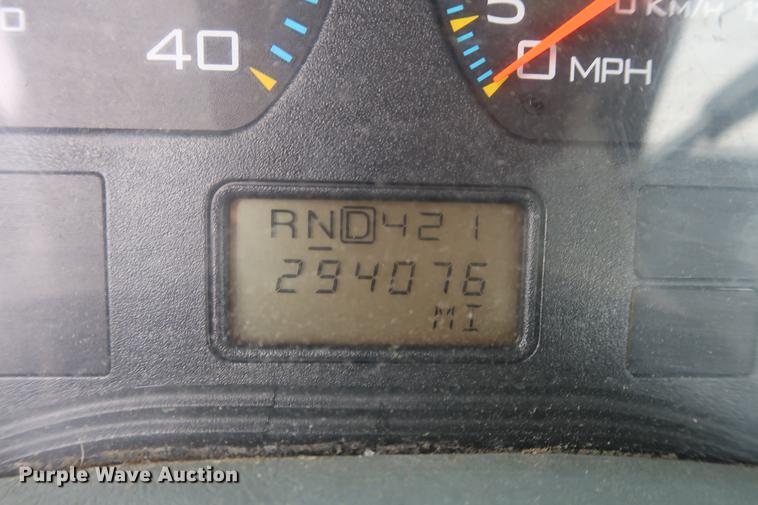 image for item EL9265 2005 International 4200 bucket truck